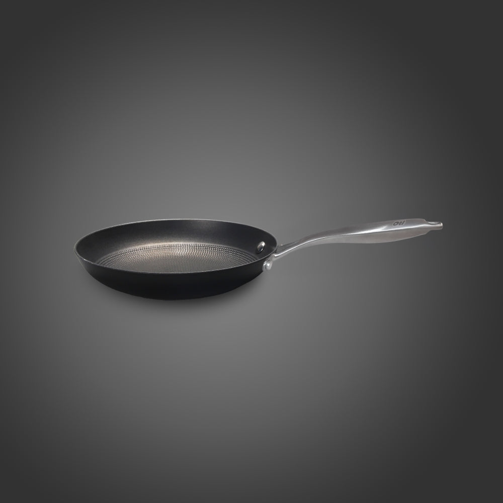 Lightweight honeycomb cast iron frying pan