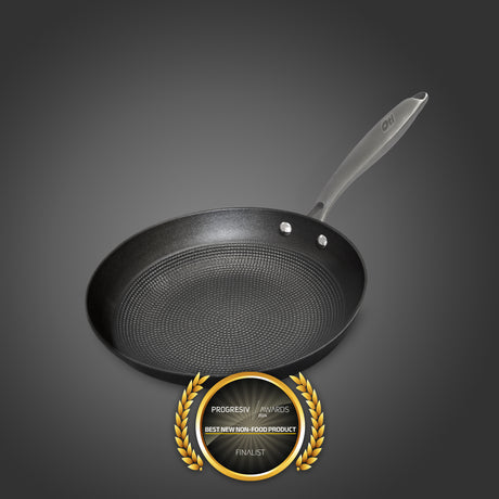 Lightweight honeycomb cast iron frying pan