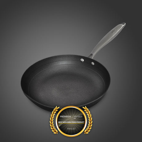 Lightweight honeycomb cast iron frying pan